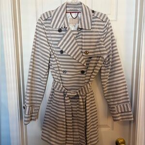 Banana Republic Lightweight Spring Striped Gray Women's Trench Coat - Size M